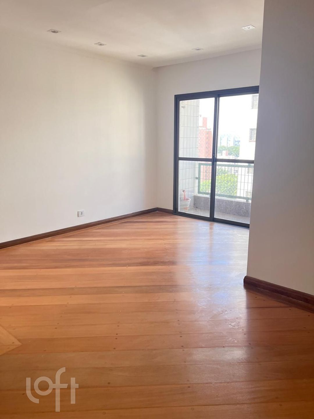 Apartamento à venda com 2 quartos, 70m² - Foto 1