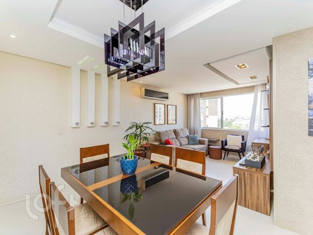 Apartamento com 68m², 3 dormitórios, 1 suíte, 1 vaga, Vila Ipiranga em Porto Alegre