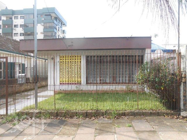 Casa com 358m², 3 dormitórios, Higienópolis em Porto Alegre