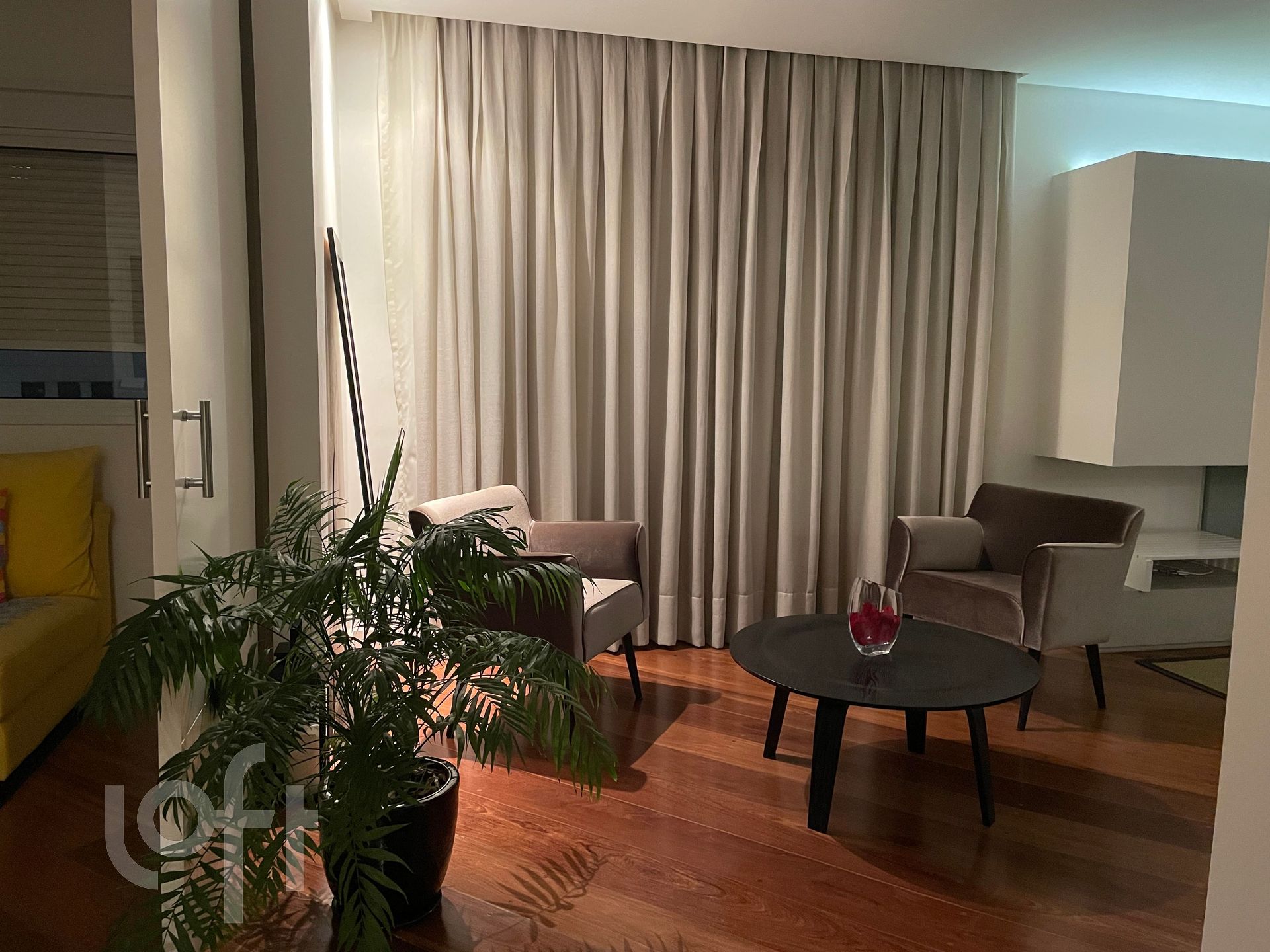 Apartamento à venda com 4 quartos, 167m² - Foto 3