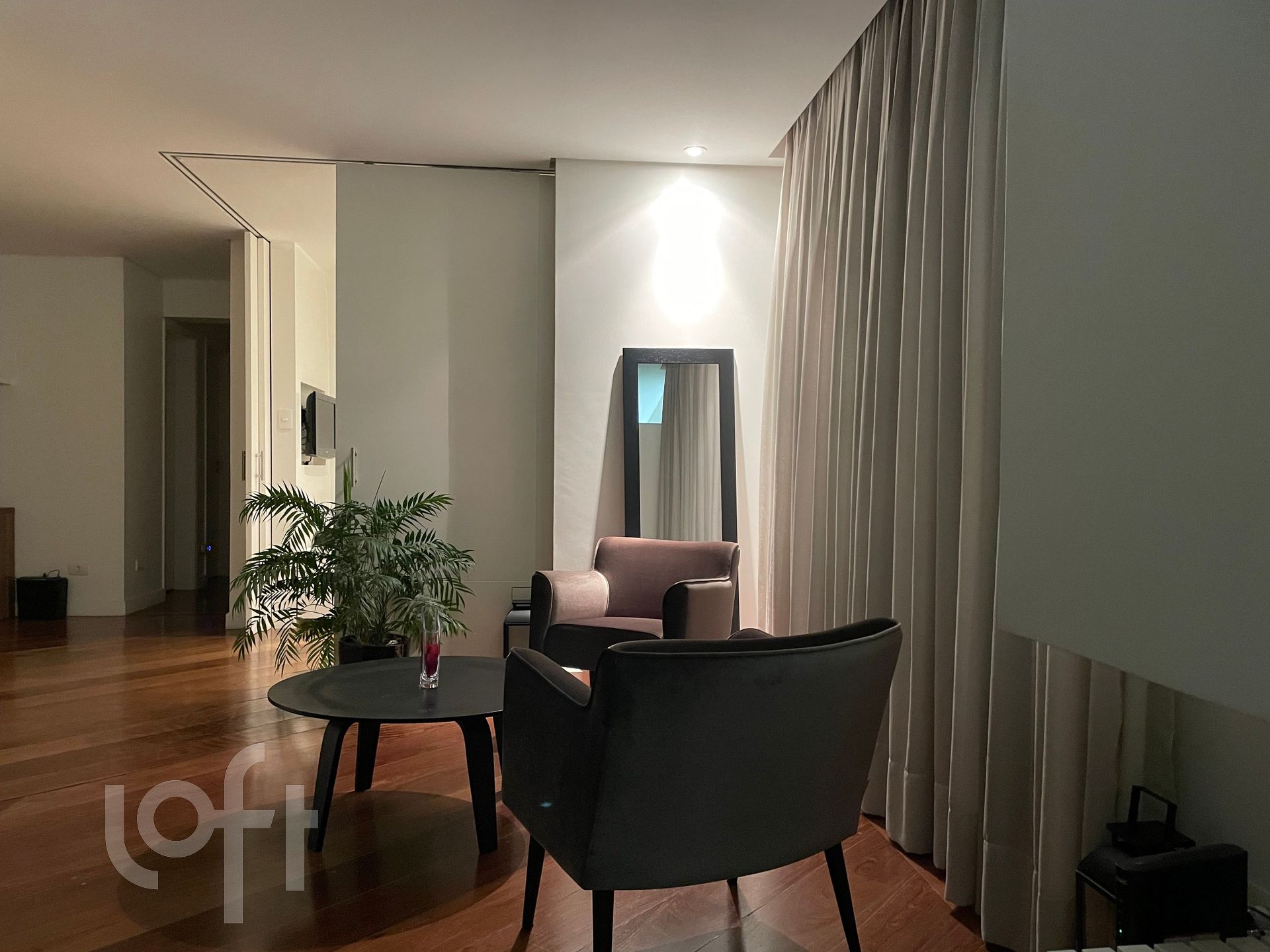 Apartamento à venda com 4 quartos, 167m² - Foto 2