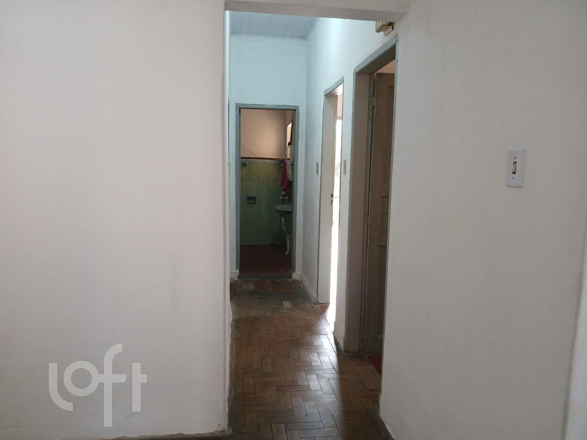 Casa à venda com 3 quartos, 100m² - Foto 4