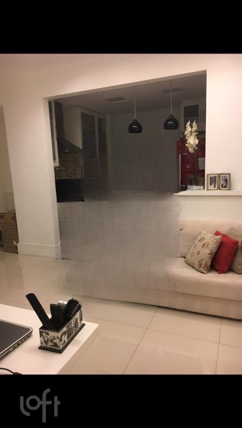 Apartamento à venda com 2 quartos, 70m² - Foto 3