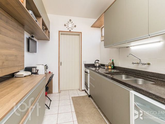 Apartamento com 238m², 3 dormitórios, 1 suíte, 1 vaga, Santa Cecília em Porto Alegre