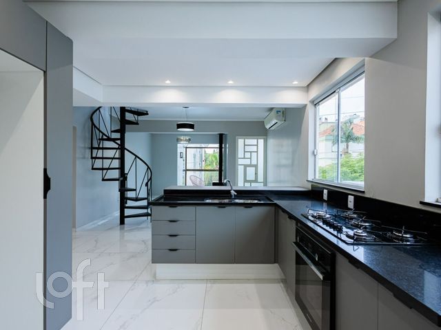 Apartamento com 211m², 3 dormitórios, 1 suíte, 2 vagas, São João em Porto Alegre