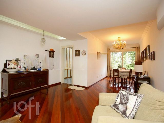 Casa com 363m², 4 dormitórios, 1 suíte, 4 vagas, Três Figueiras em Porto Alegre