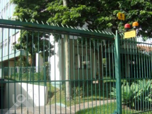 Apartamento com 74m², 2 dormitórios, 1 vaga, Menino Deus em Porto Alegre