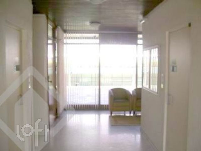 Apartamento com 74m², 2 dormitórios, 1 vaga, Menino Deus em Porto Alegre