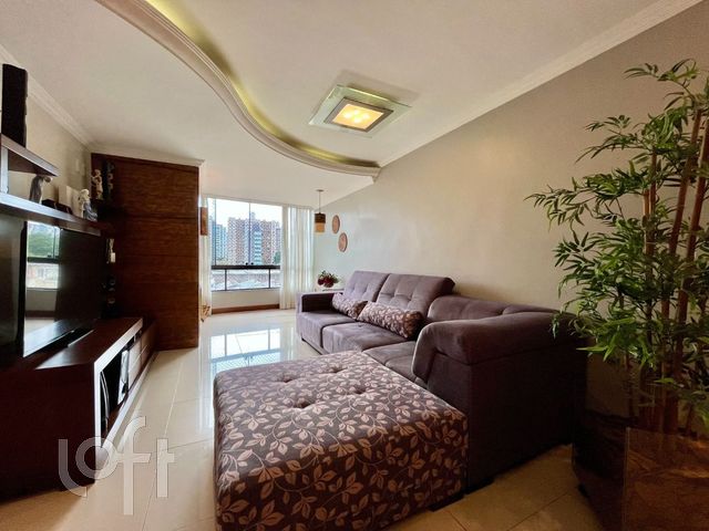 Apartamento com 109m², 3 dormitórios, 1 suíte, 1 vaga, Boa Vista em Porto Alegre