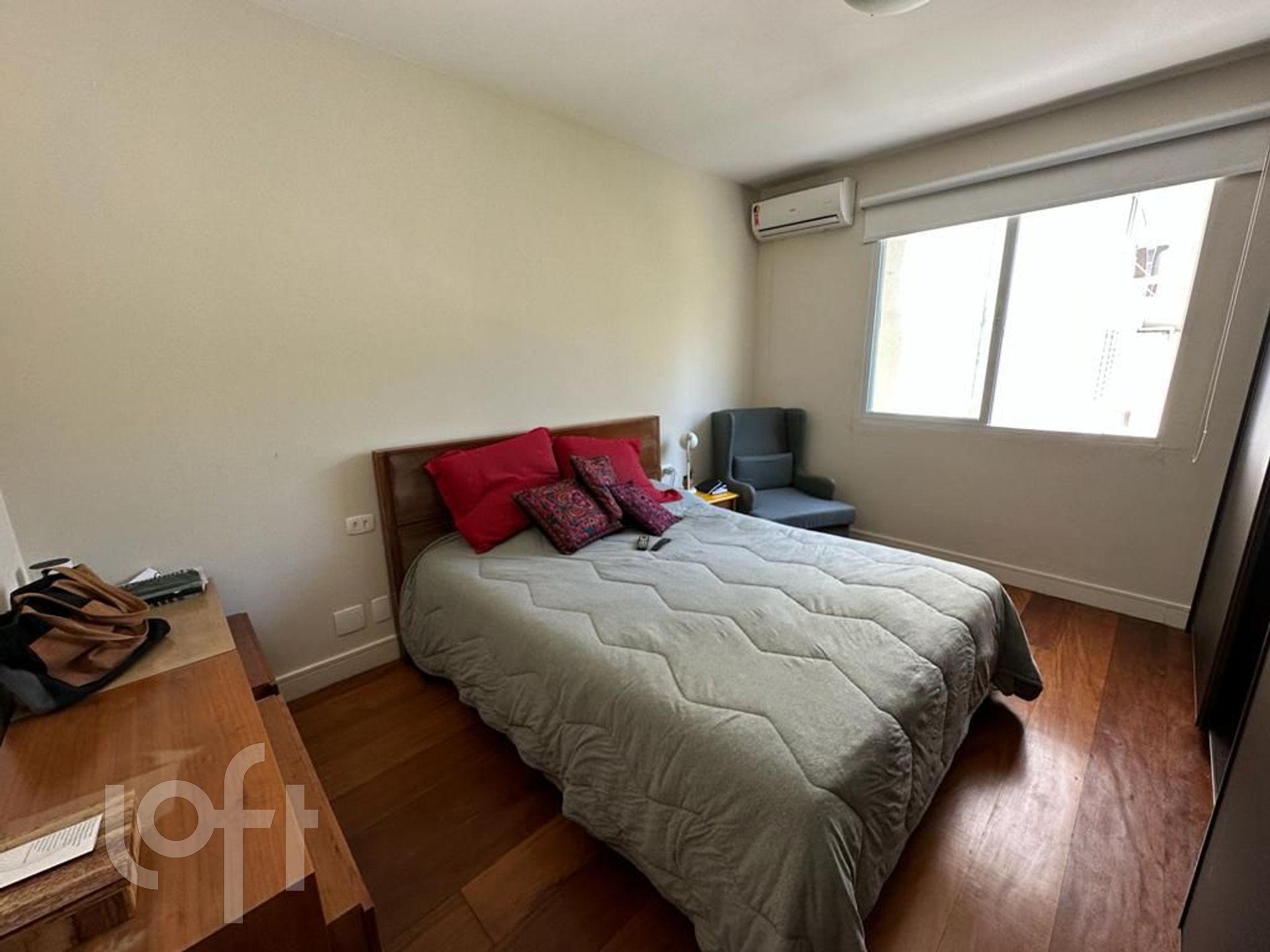 Apartamento à venda com 4 quartos, 215m² - Foto 12