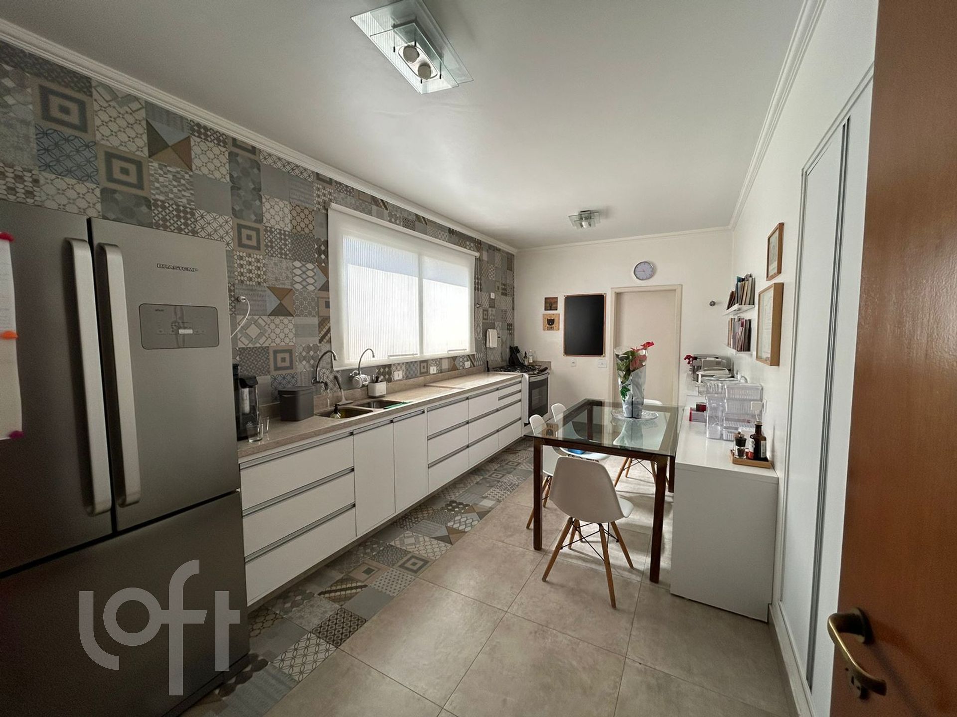 Apartamento à venda com 3 quartos, 188m² - Foto 11