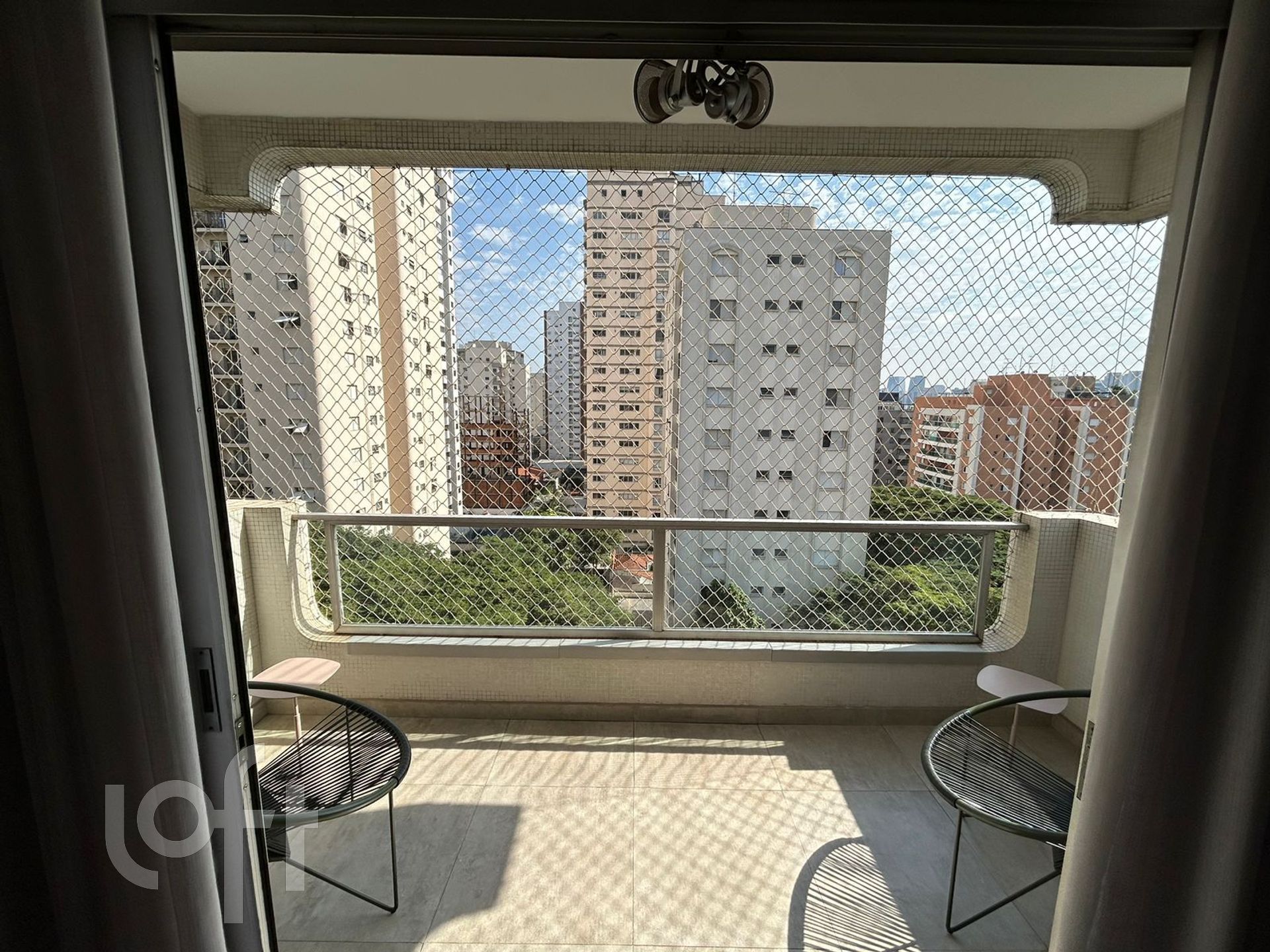 Apartamento à venda com 3 quartos, 188m² - Foto 4