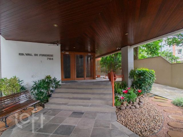 Apartamento com 203m², 4 dormitórios, 1 suíte, 2 vagas, Menino Deus em Porto Alegre