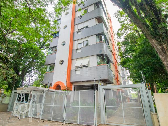 Apartamento com 203m², 4 dormitórios, 1 suíte, 2 vagas, Menino Deus em Porto Alegre