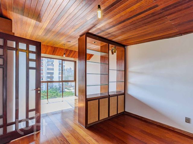 Apartamento com 237m², 3 dormitórios, 1 suíte, 1 vaga, Santana em Porto Alegre