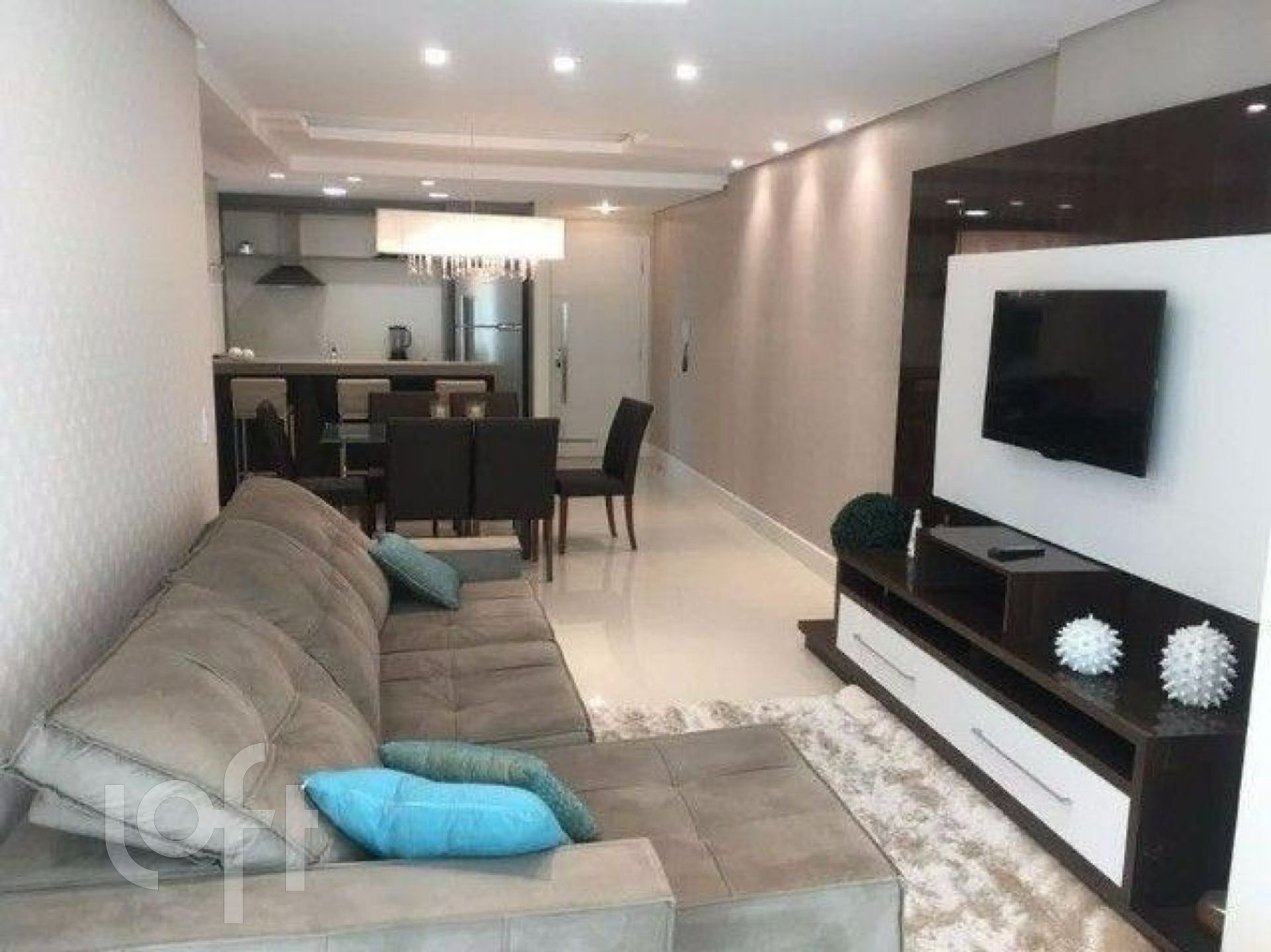 Apartamento à venda em Pioneiros com 228 m², 4 quartos, 4 suítes, 3 vagas