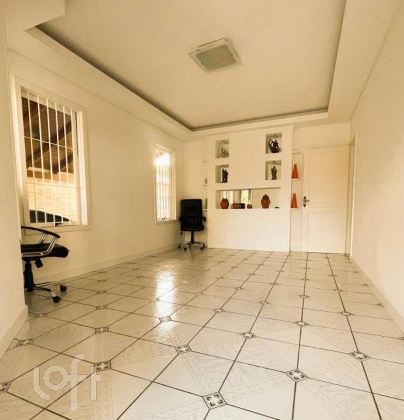 Casa à venda em Centro com 240 m², 3 quartos, 1 suíte