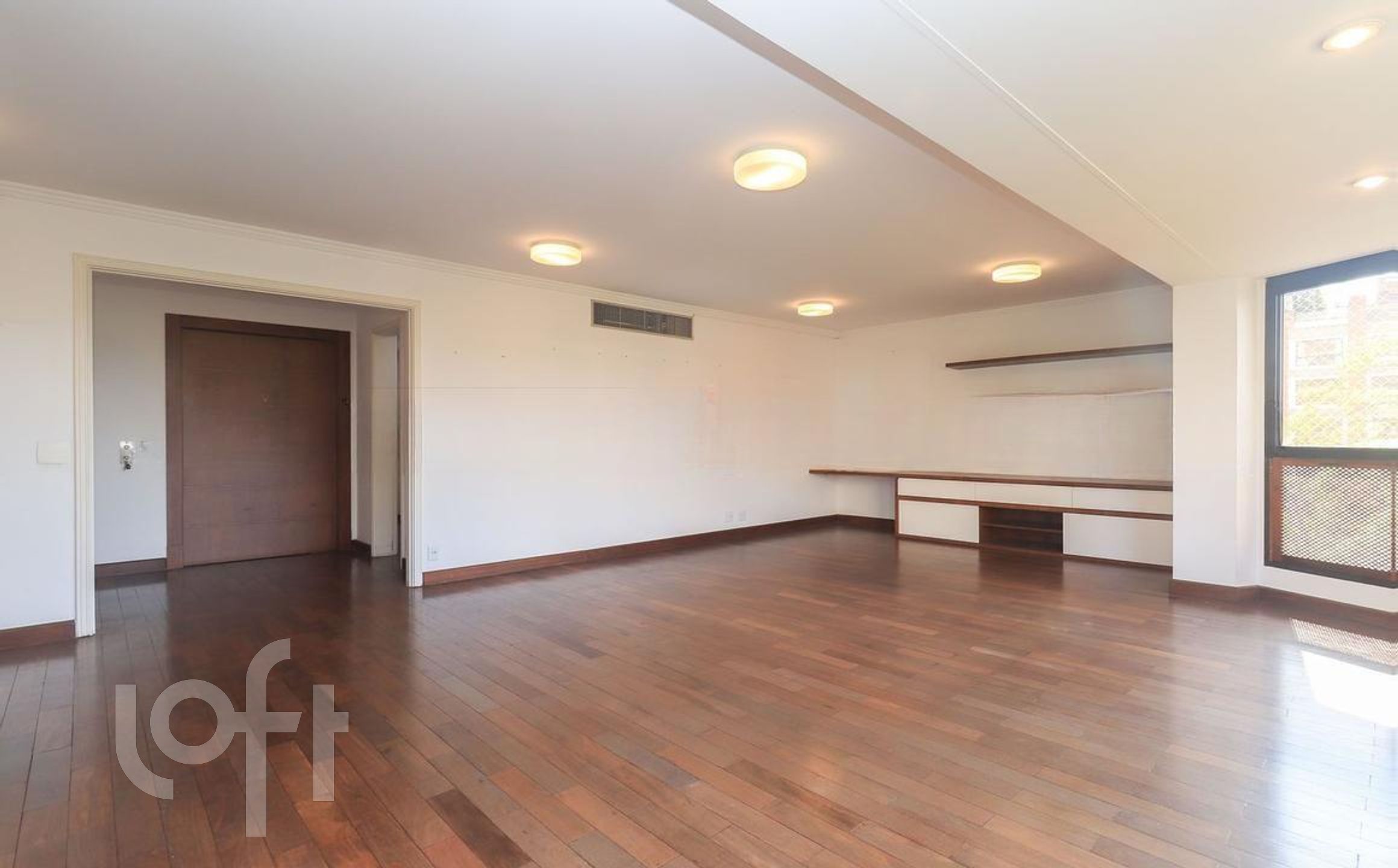 Apartamento à venda com 3 quartos, 207m² - Foto 2