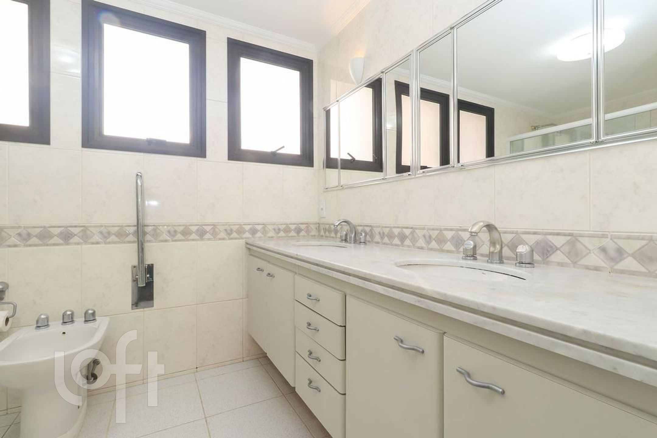 Apartamento à venda com 3 quartos, 207m² - Foto 25