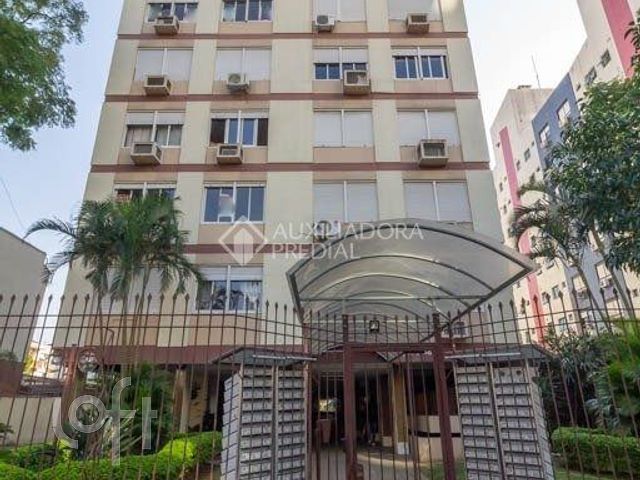 Apartamento com 71m², 2 dormitórios, 1 vaga, Menino Deus em Porto Alegre