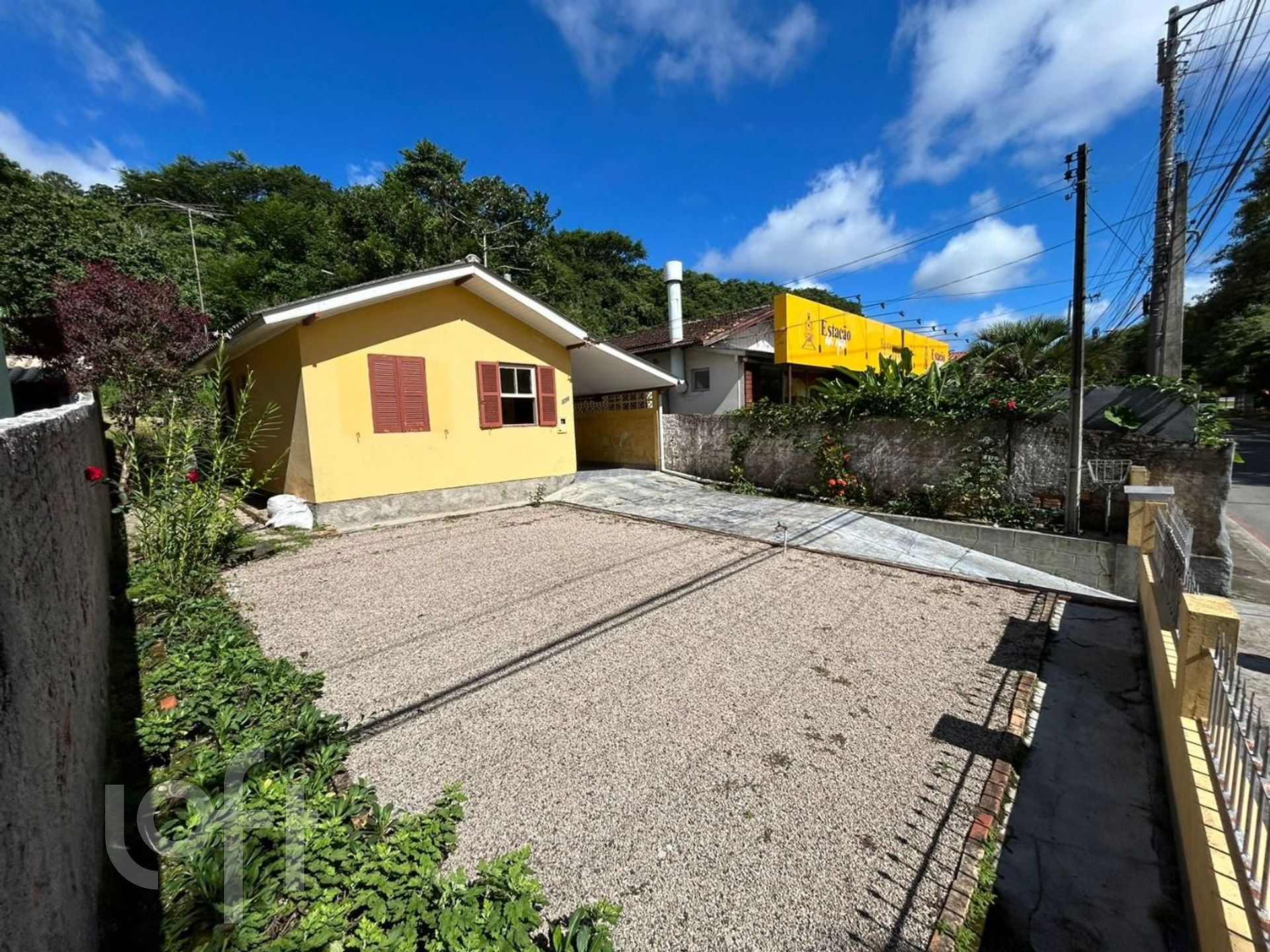 Casa Residencial com 50m², 2 quartos, 1 suíte, 3 garagens, no bairro Jurere Leste em Florianópolis