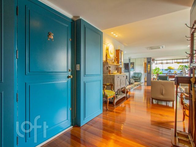 Apartamento com 195m², 3 dormitórios, 1 suíte, 2 vagas, Bela Vista em Porto Alegre