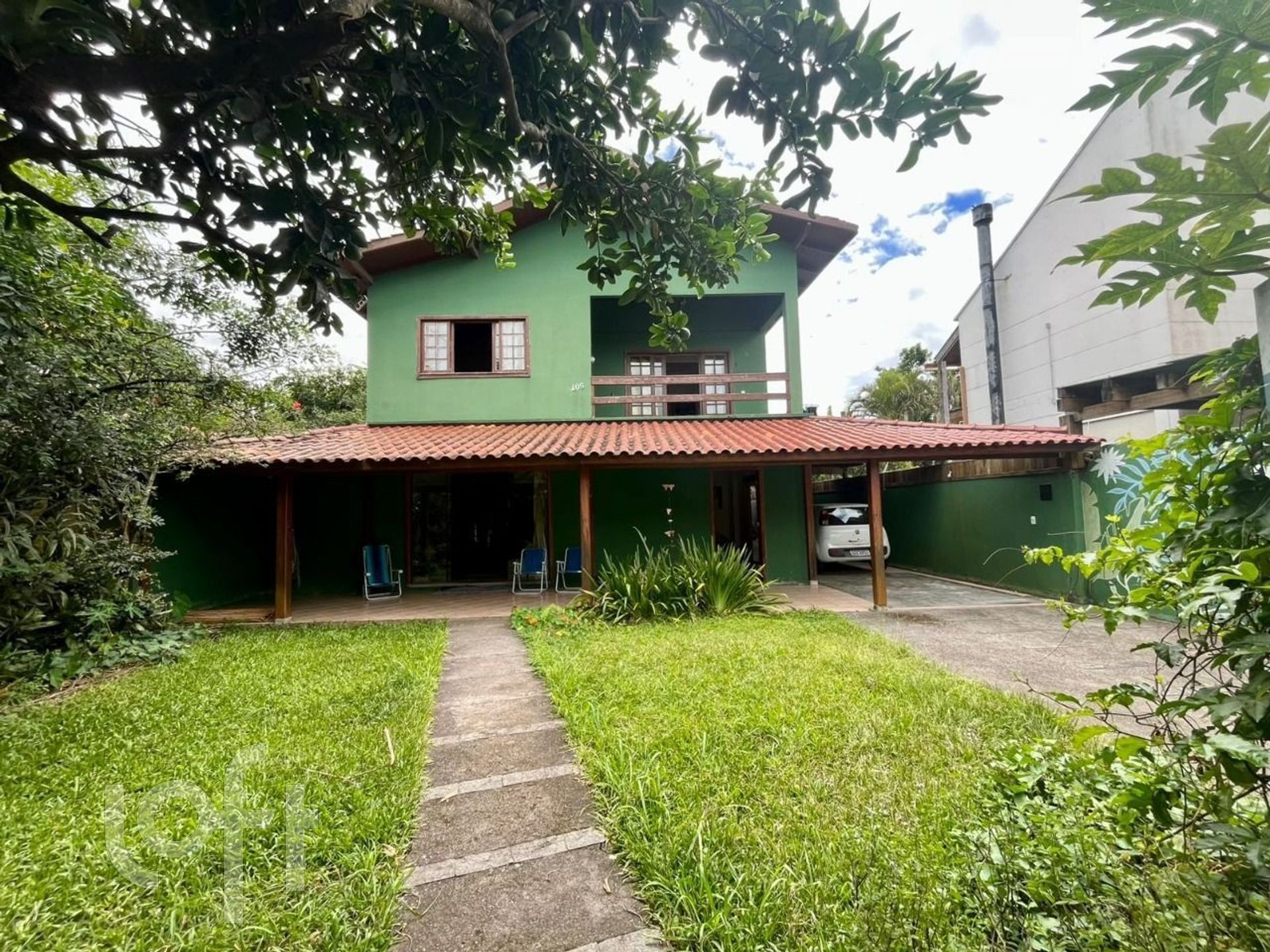 Casa à venda em Rio tavares central com 220 m², 6 quartos, 1 suíte, 3 vagas