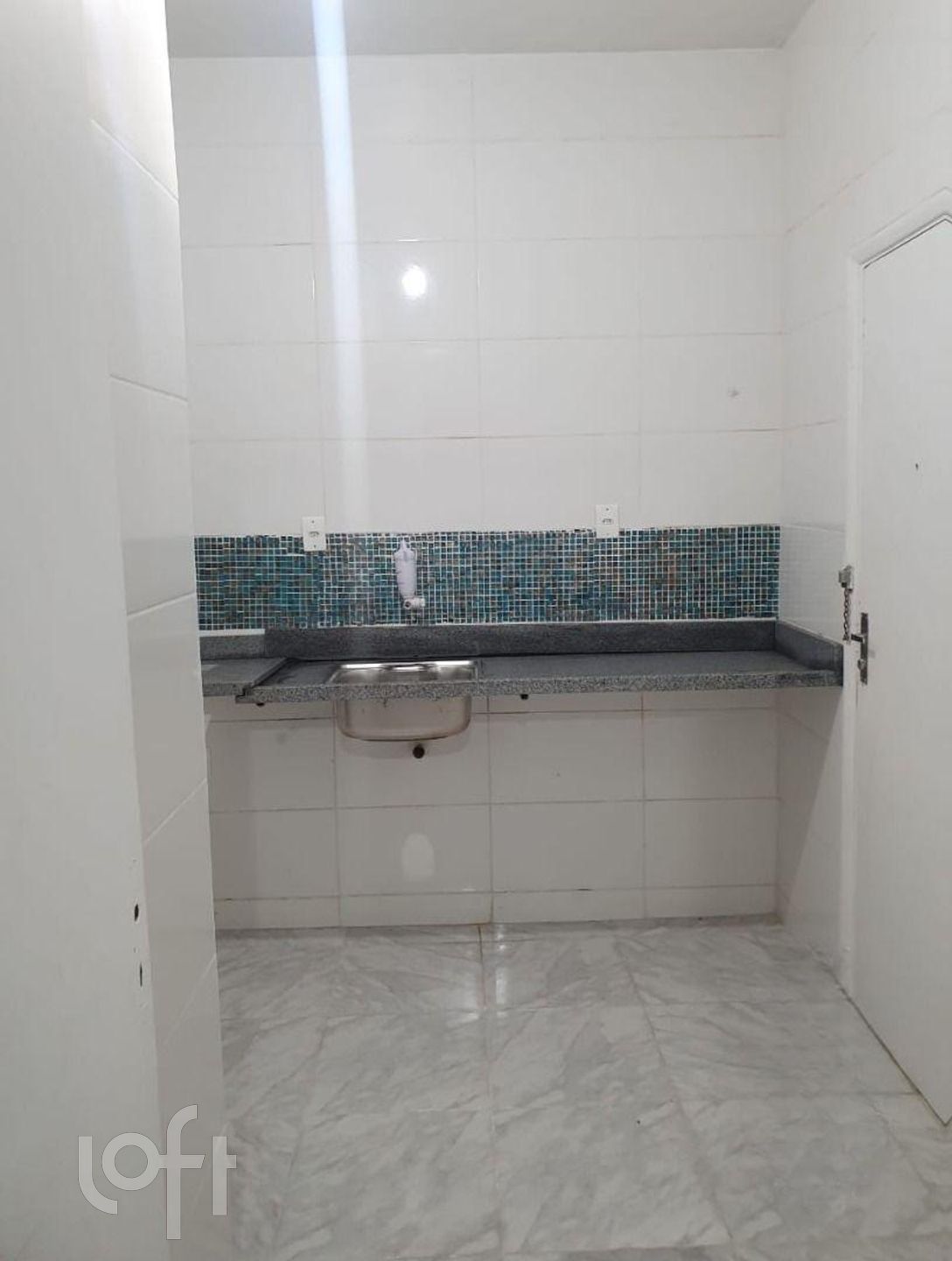 Apartamento à venda com 2 quartos, 80m² - Foto 17