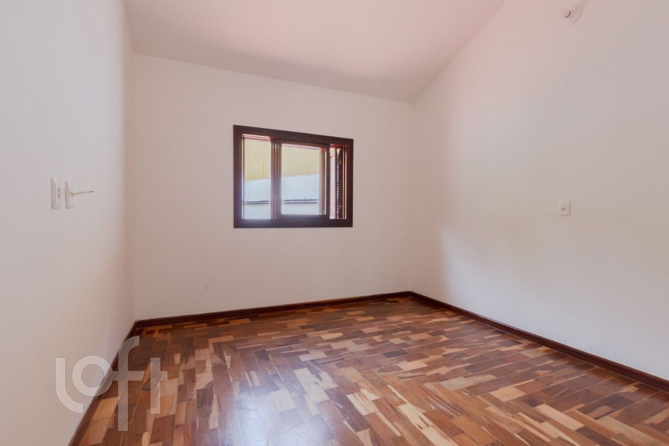 Casa à venda com 3 quartos, 320m² - Foto 4