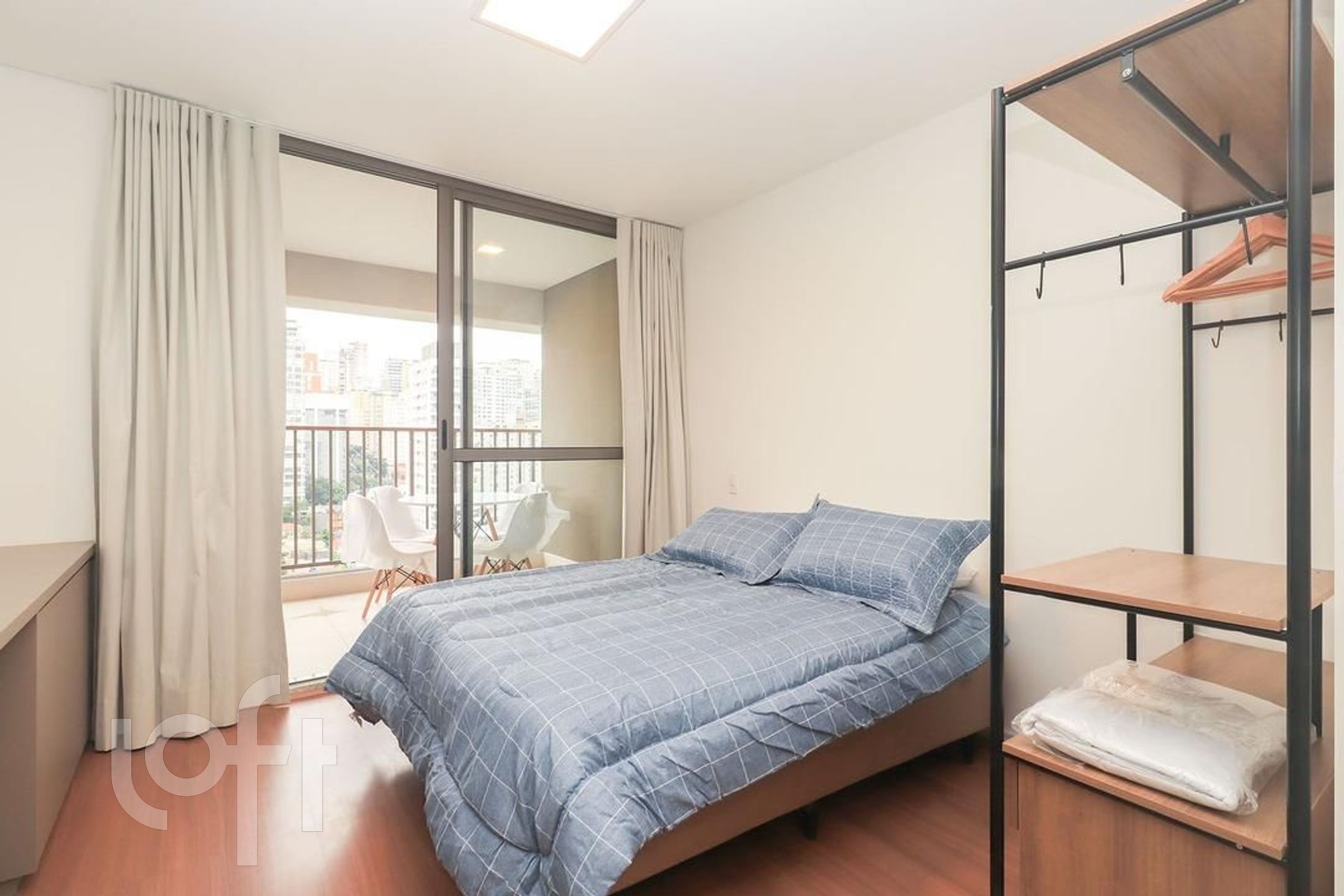 Apartamento à venda com 1 quarto, 28m² - Foto 2