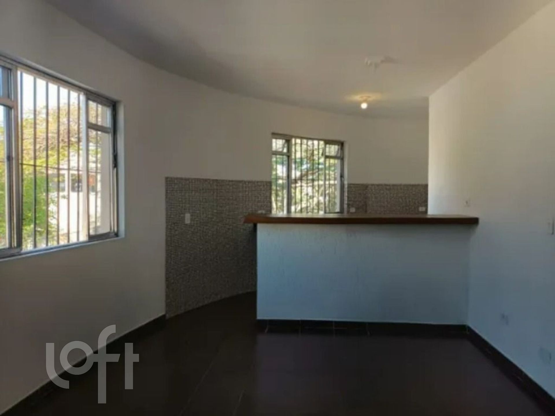 Casa à venda com 3 quartos, 243m² - Foto 1