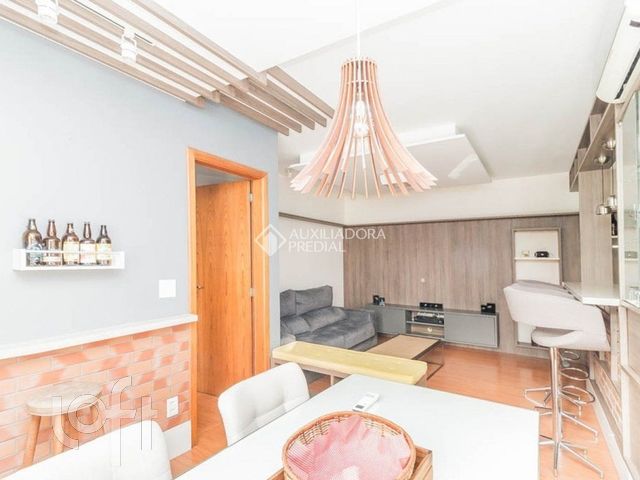 Apartamento com 74m², 2 dormitórios, 1 suíte, 1 vaga, Petrópolis em Porto Alegre