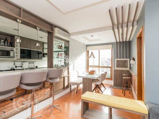 Apartamento com 74m², 2 dormitórios, 1 suíte, 1 vaga, Petrópolis em Porto Alegre
