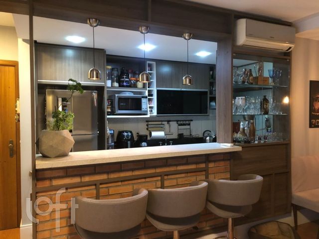 Apartamento com 74m², 2 dormitórios, 1 suíte, 1 vaga, Petrópolis em Porto Alegre