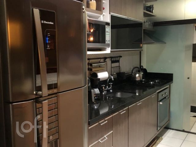 Apartamento com 74m², 2 dormitórios, 1 suíte, 1 vaga, Petrópolis em Porto Alegre