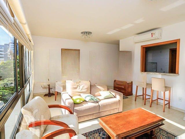 Apartamento com 73m², 2 dormitórios, 1 suíte, 2 vagas, São João em Porto Alegre