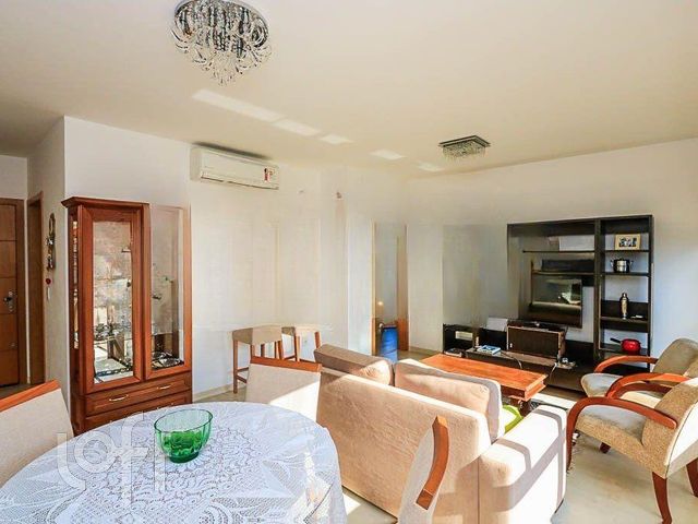 Apartamento com 73m², 2 dormitórios, 1 suíte, 2 vagas, São João em Porto Alegre