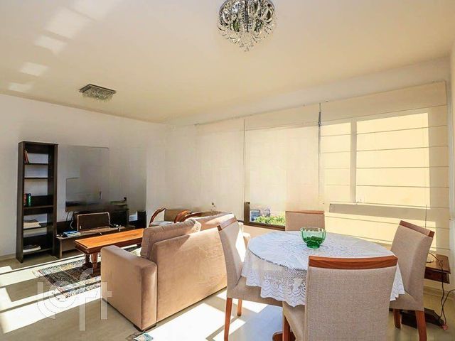 Apartamento com 73m², 2 dormitórios, 1 suíte, 2 vagas, São João em Porto Alegre