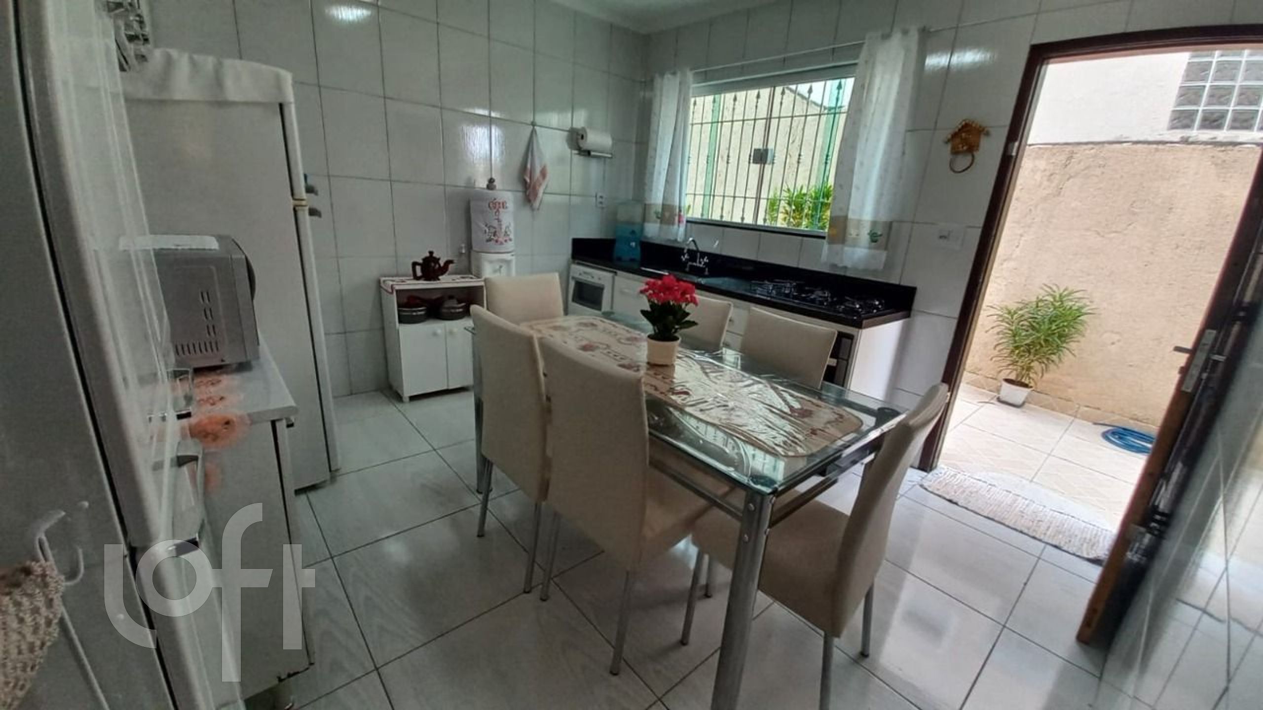 Casa à venda com 2 quartos, 70m² - Foto 11