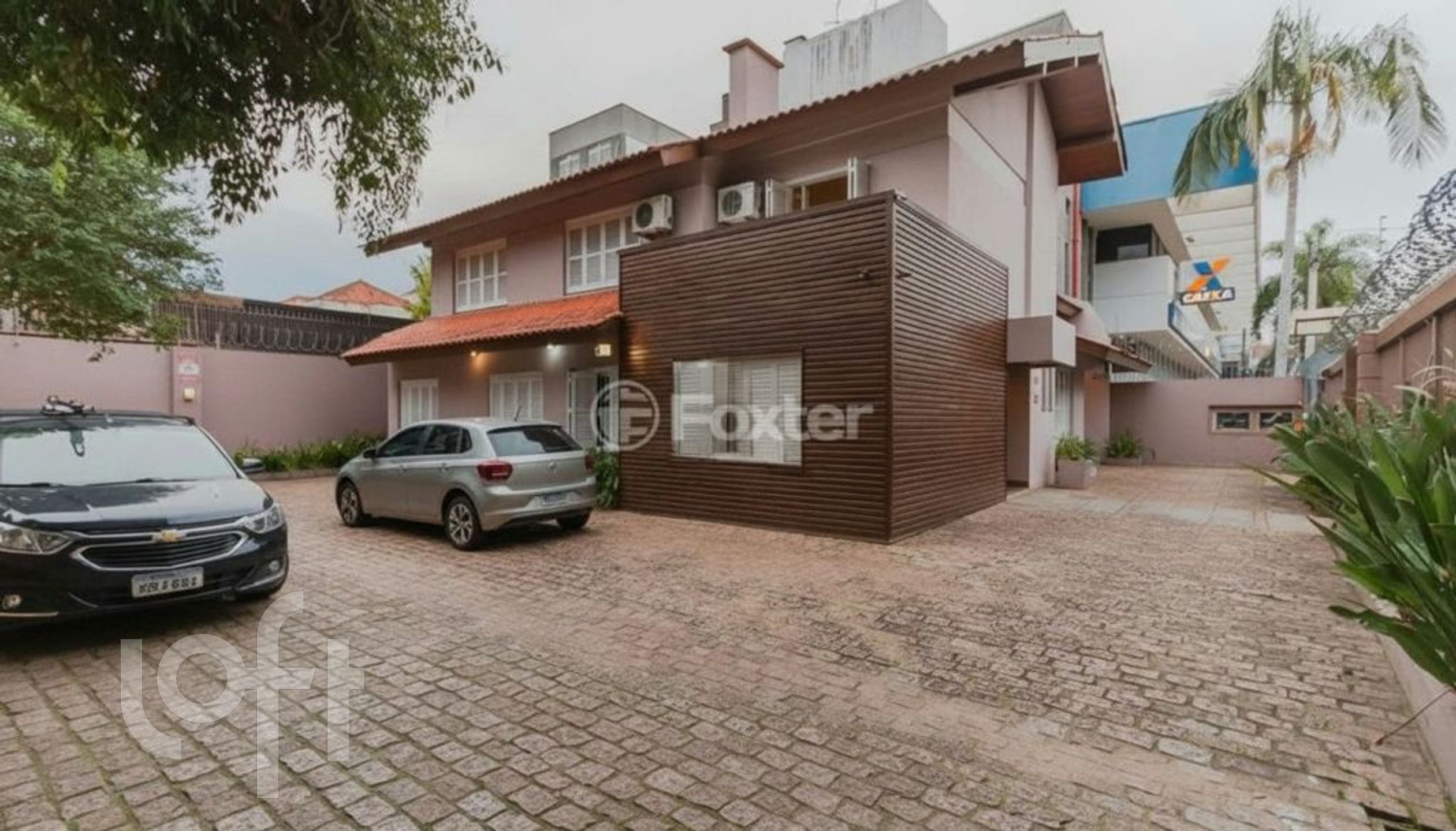 Casa com 300m², 8 dormitórios, 4 suítes, 9 vagas, Menino Deus em Porto Alegre
