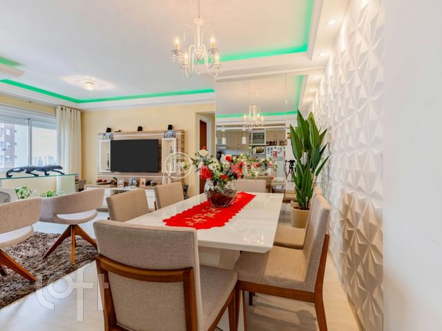 Apartamento com 65m², 2 dormitórios, 1 suíte, 1 vaga, Vila Ipiranga em Porto Alegre