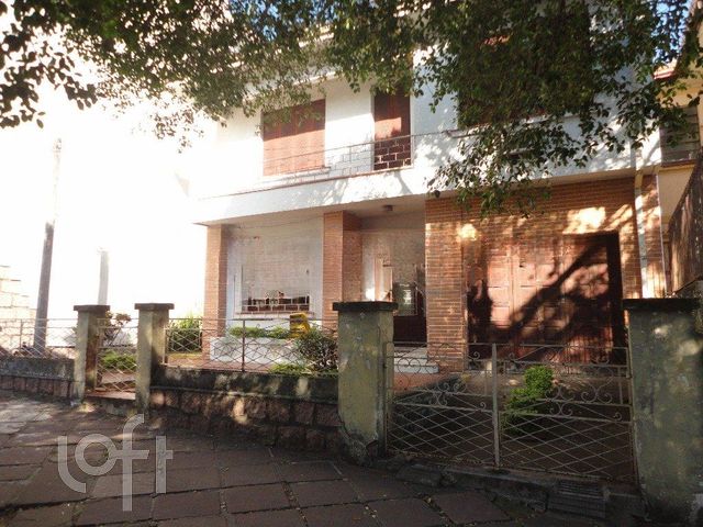 Casa com 230m², 4 dormitórios, 1 suíte, 2 vagas, São João em Porto Alegre