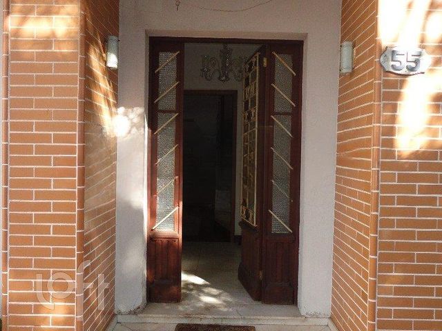 Casa com 230m², 4 dormitórios, 1 suíte, 2 vagas, São João em Porto Alegre