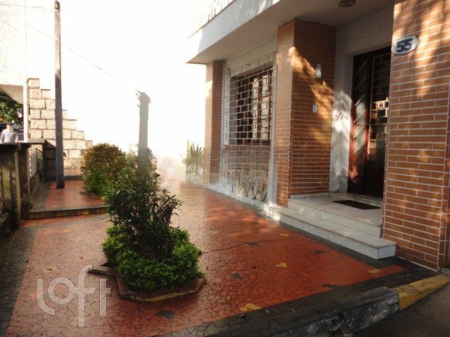 Casa com 230m², 4 dormitórios, 1 suíte, 2 vagas, São João em Porto Alegre