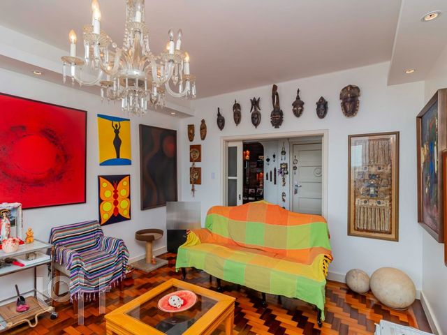 Apartamento com 100m², 2 dormitórios, Independência em Porto Alegre