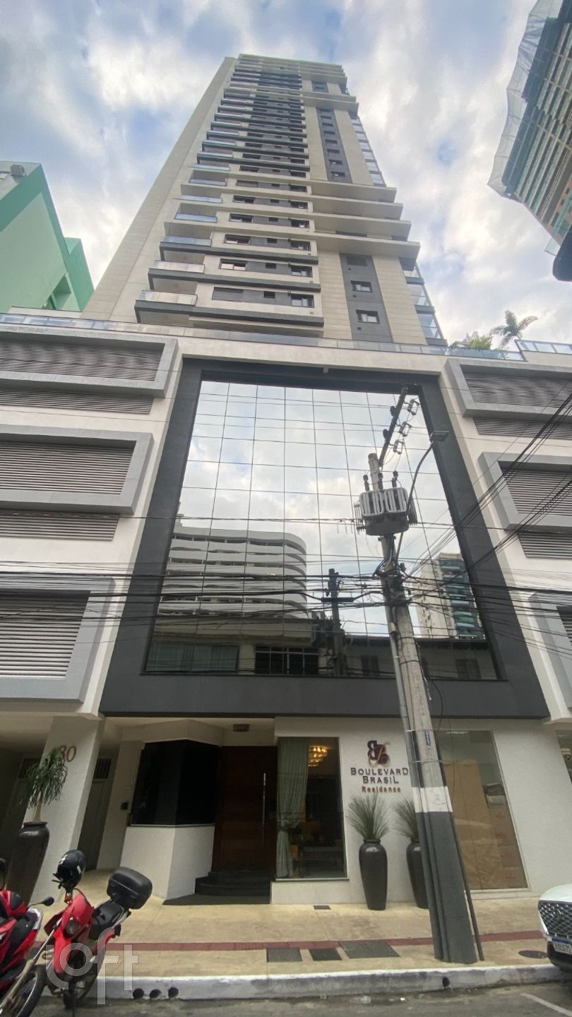 Apartamento à venda em Centro com 122 m², 3 quartos, 3 suítes, 2 vagas