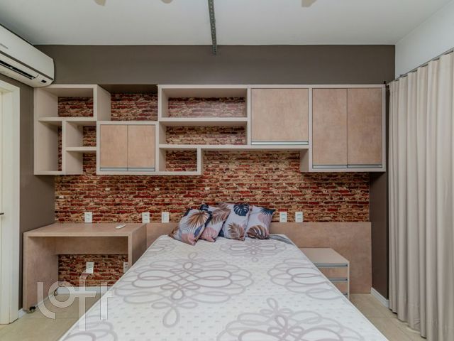 Apartamento com 39m², 1 dormitório, 1 vaga, Auxiliadora em Porto Alegre