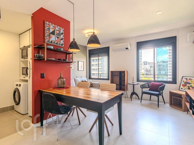 Apartamento com 43m², 1 dormitório, 1 vaga, Auxiliadora em Porto Alegre