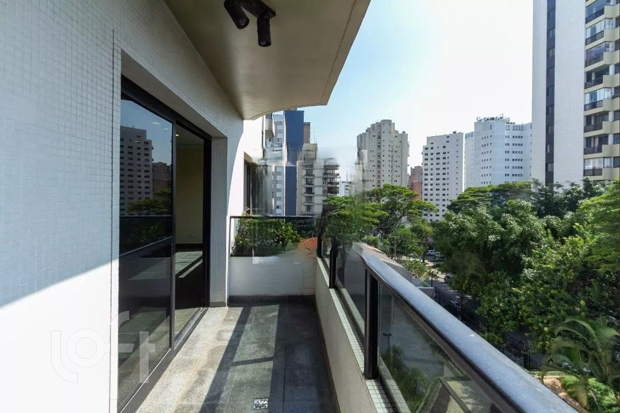 Apartamento à venda com 4 quartos, 220m² - Foto 5