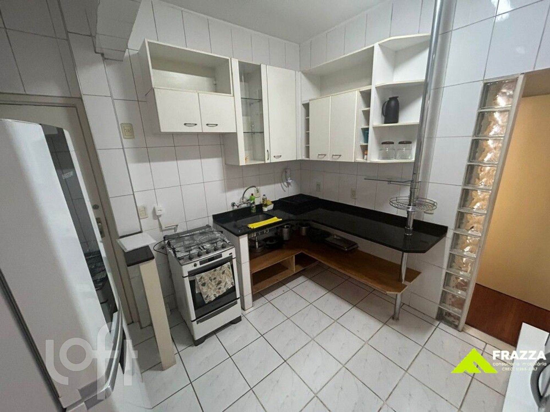 Apartamento à venda com 2 quartos, 77m² - Foto 9